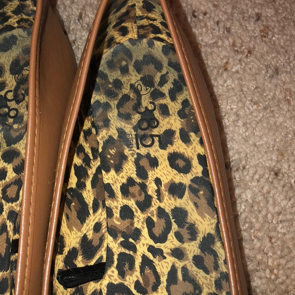 Flats - Picture 2 of 2
